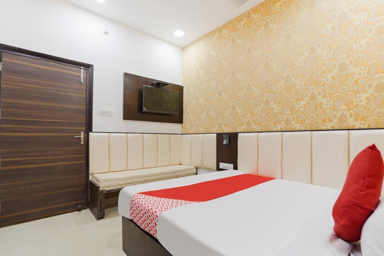 Oyo 48489 Adarsh Plaza Sahāranpur Exterior photo